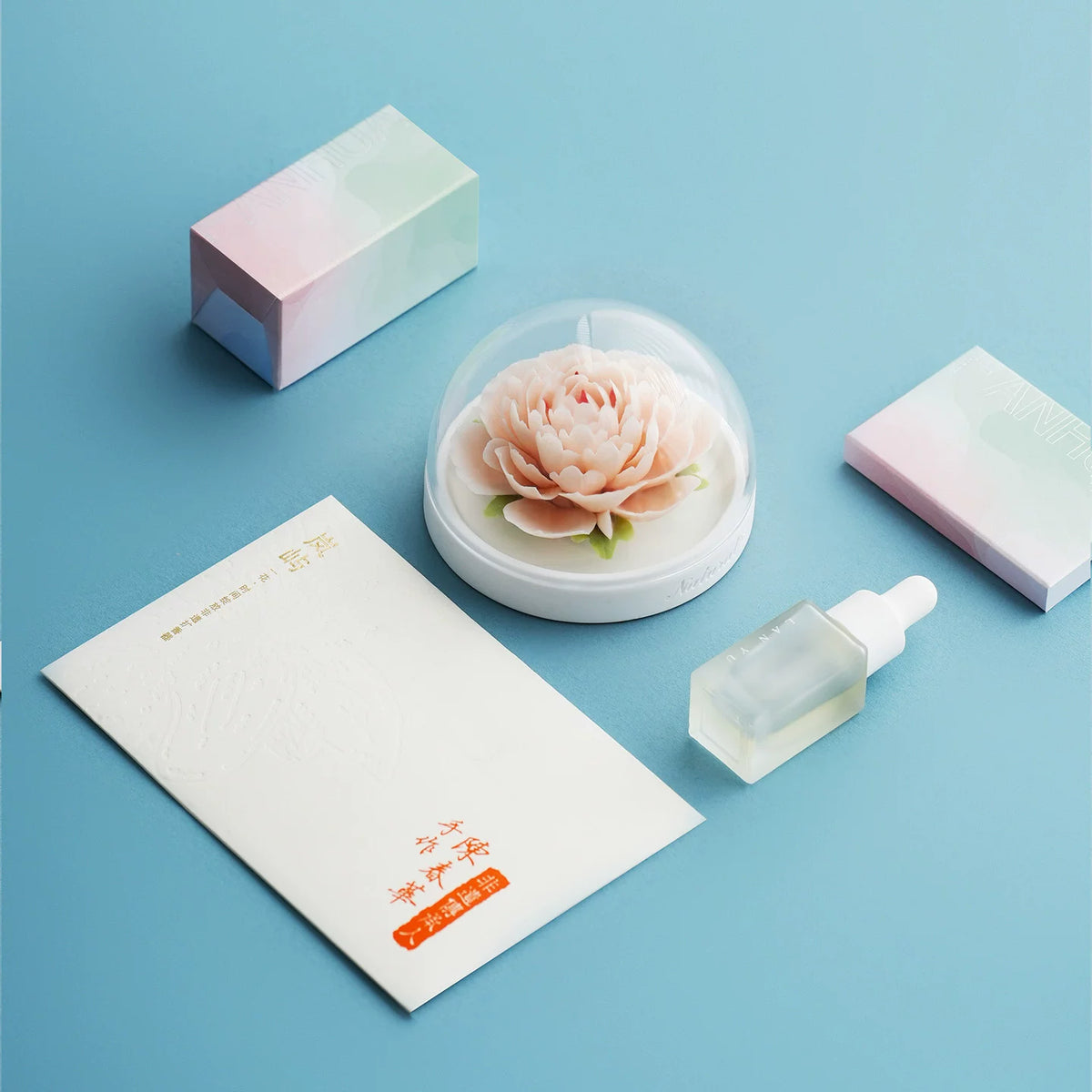 Hand‑Pinched Champagne‑Colored Floating Peony Flameless Diffuser Gift Box