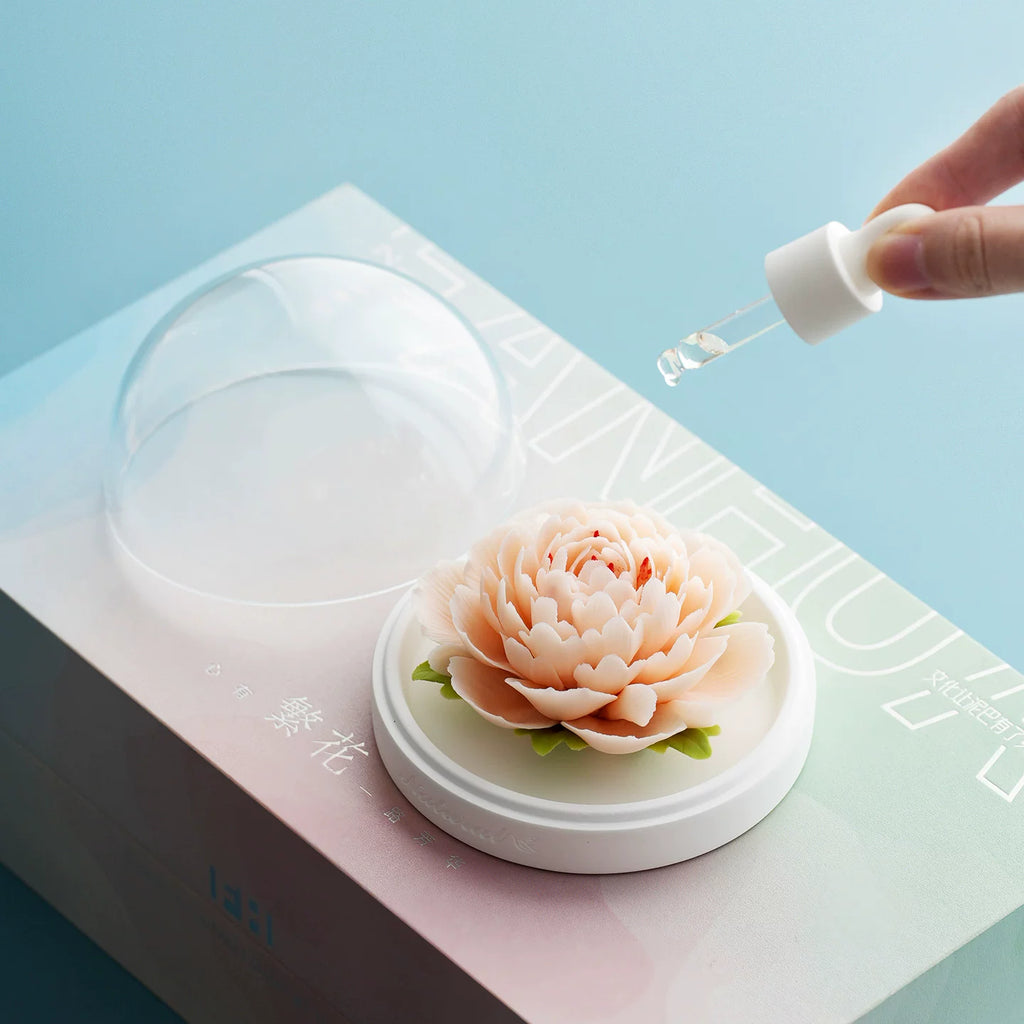 Hand‑Pinched Champagne‑Colored Floating Peony Flameless Diffuser Gift Box